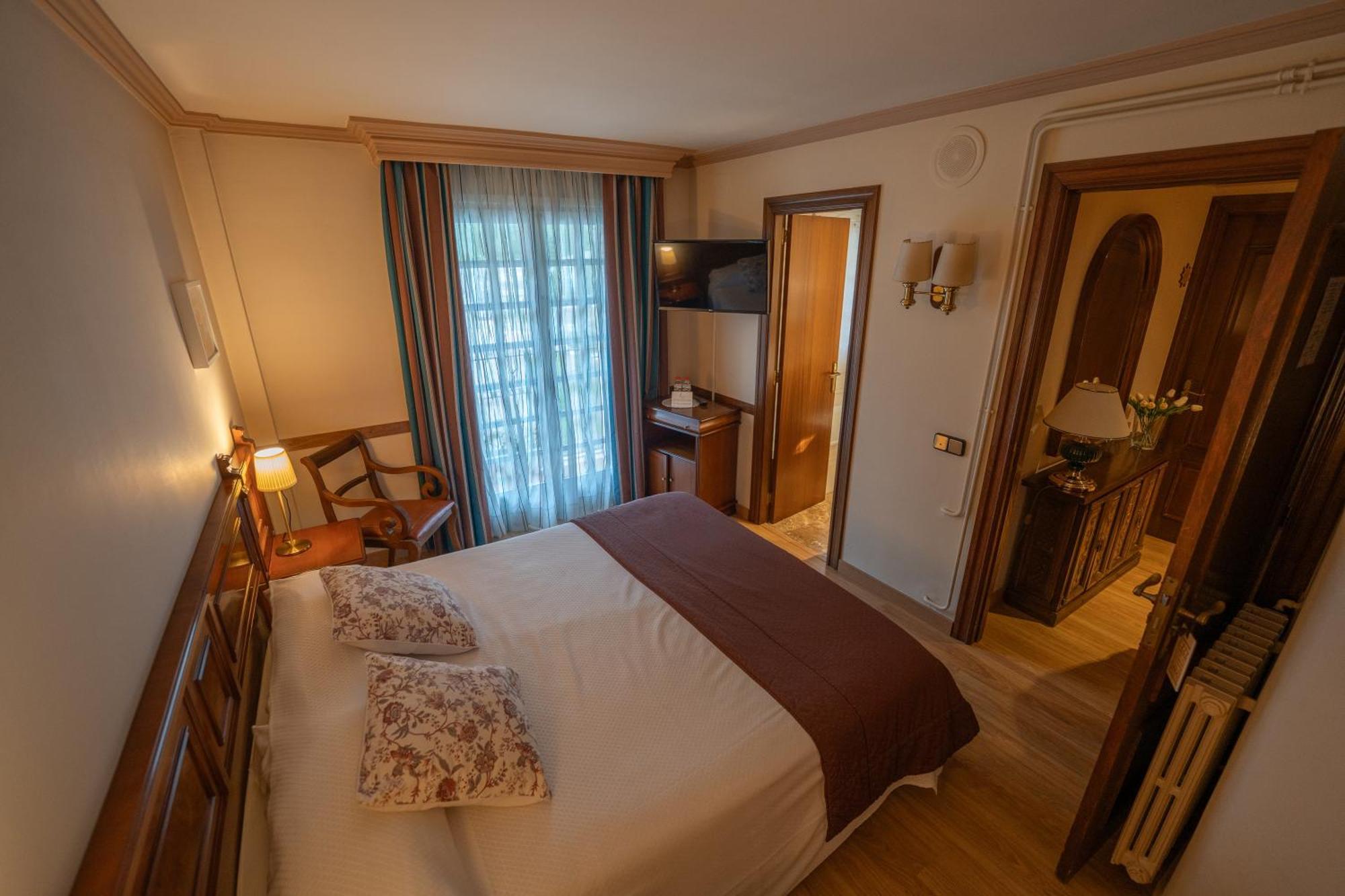 Edelweiss Hotel Camprodon